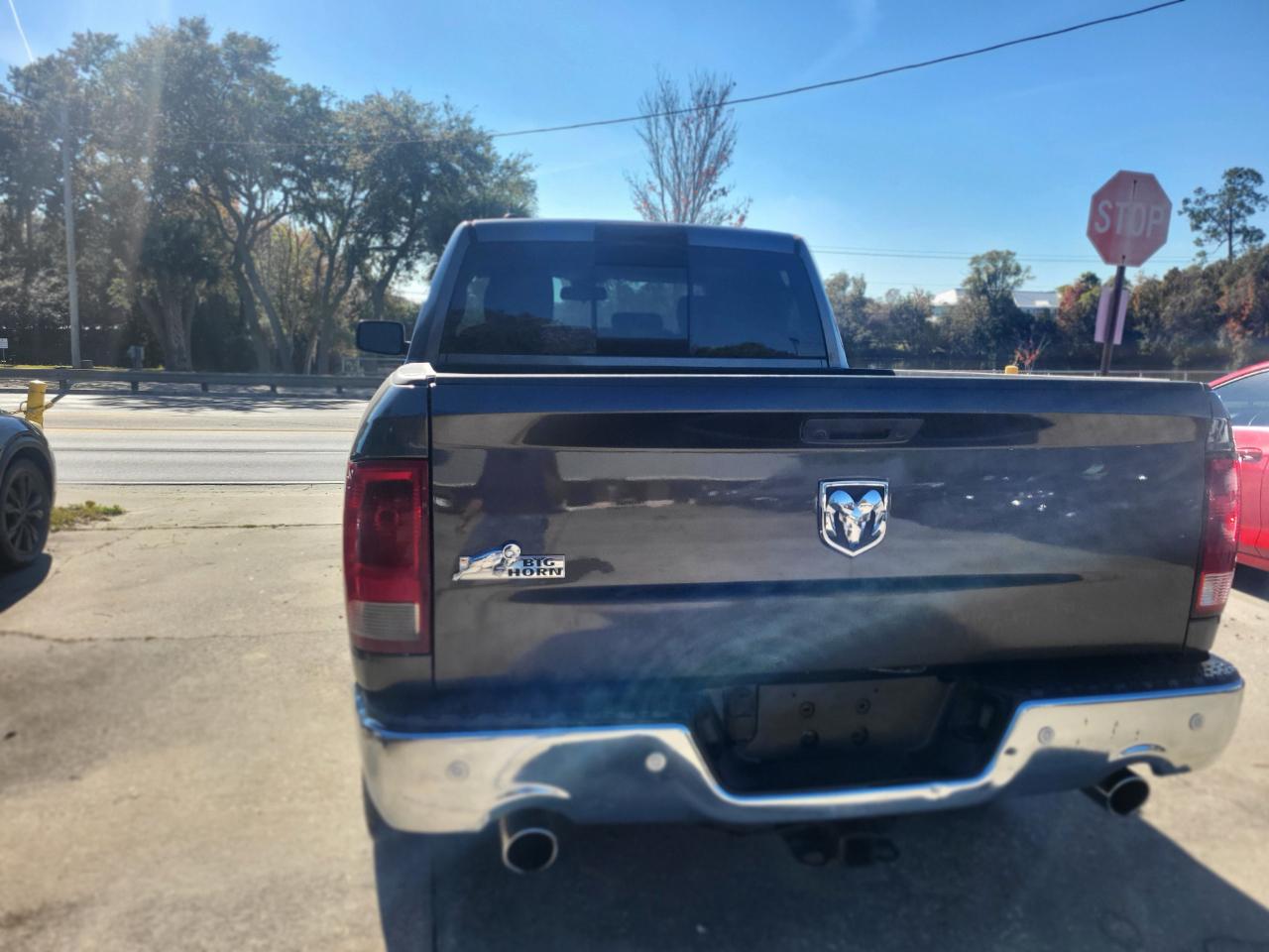 RAM 1500 SLT Quad Cab 2WD 2016