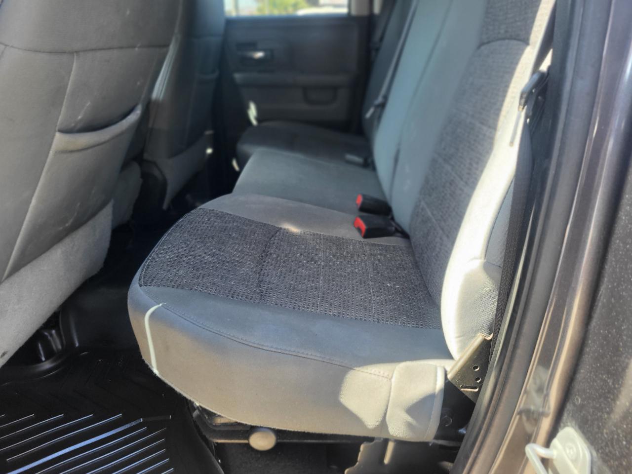 RAM 1500 SLT Quad Cab 2WD 2016
