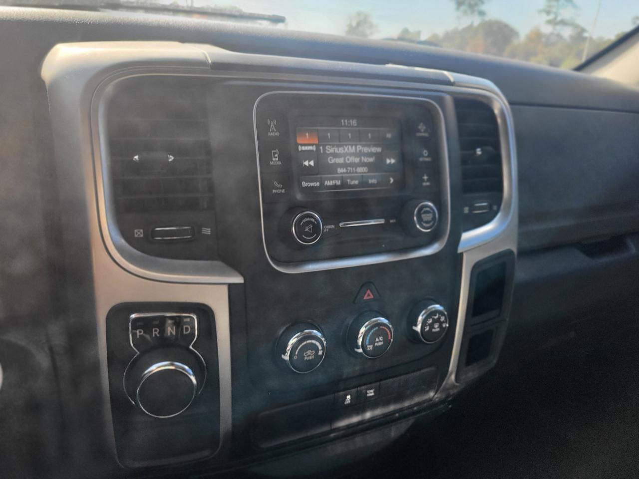 RAM 1500 SLT Quad Cab 2WD 2016
