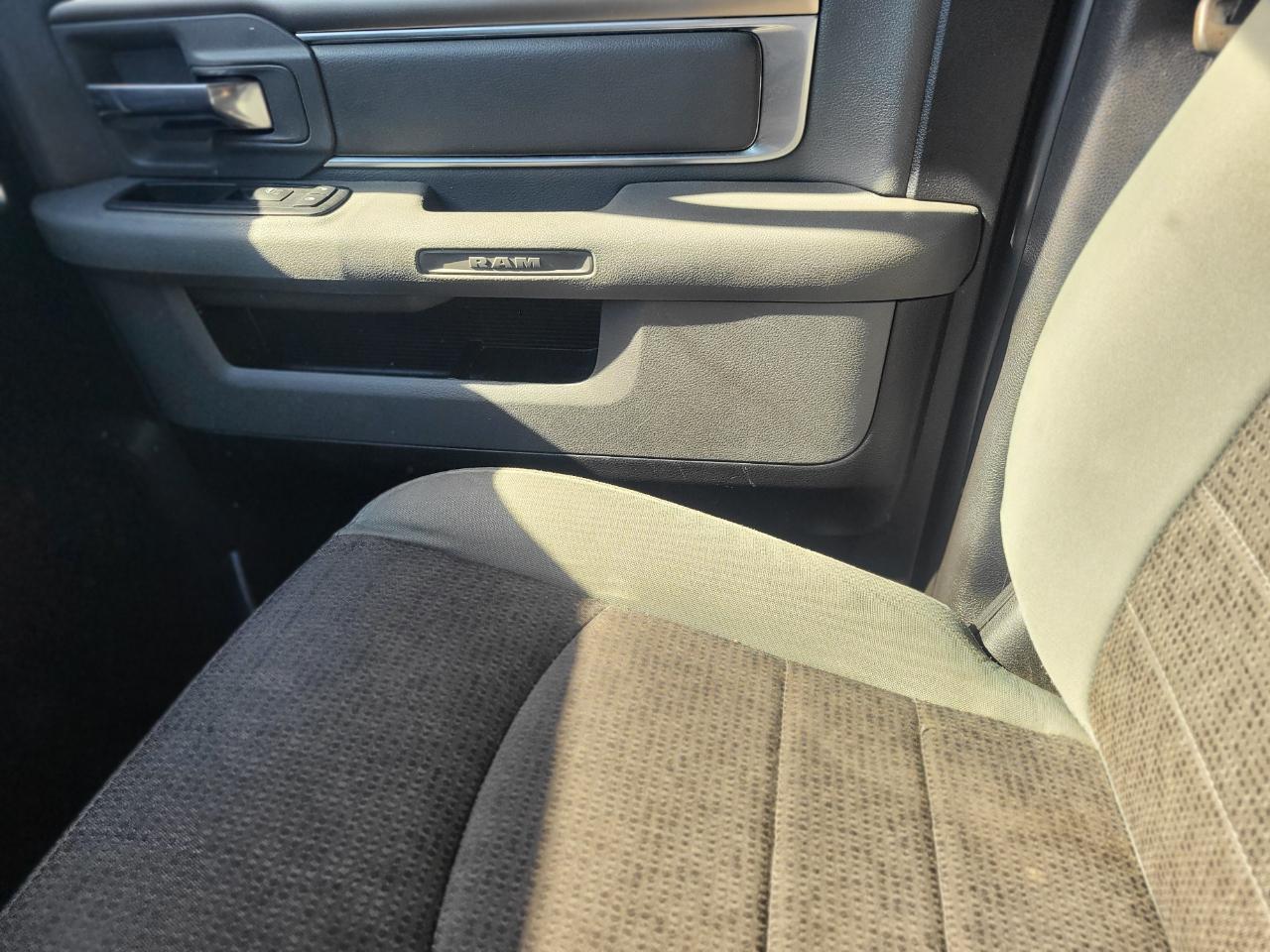 RAM 1500 SLT Quad Cab 2WD 2016