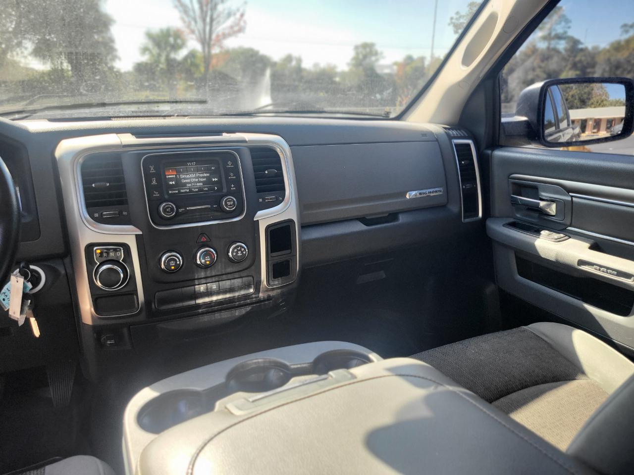 RAM 1500 SLT Quad Cab 2WD 2016