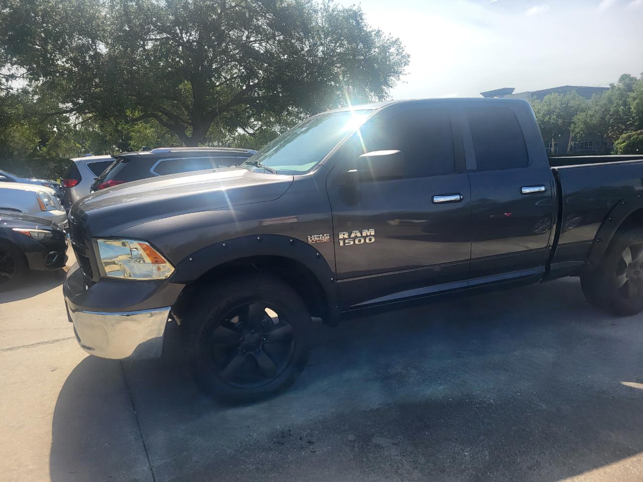 RAM 1500 SLT Quad Cab 2WD 2016