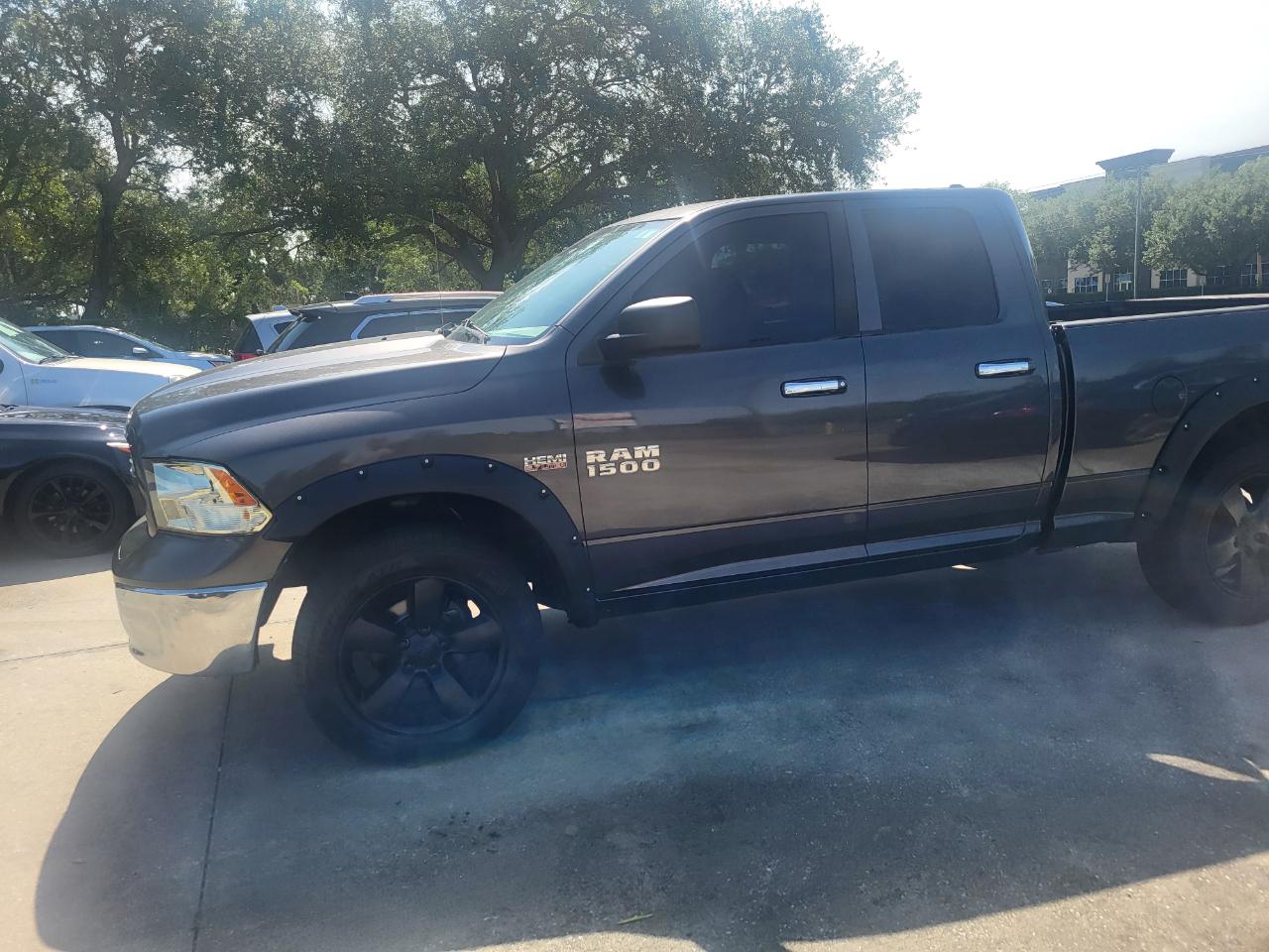 RAM 1500 SLT Quad Cab 2WD 2016