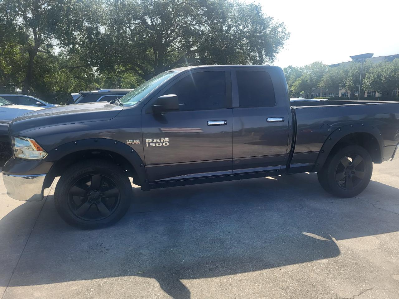 RAM 1500 SLT Quad Cab 2WD 2016