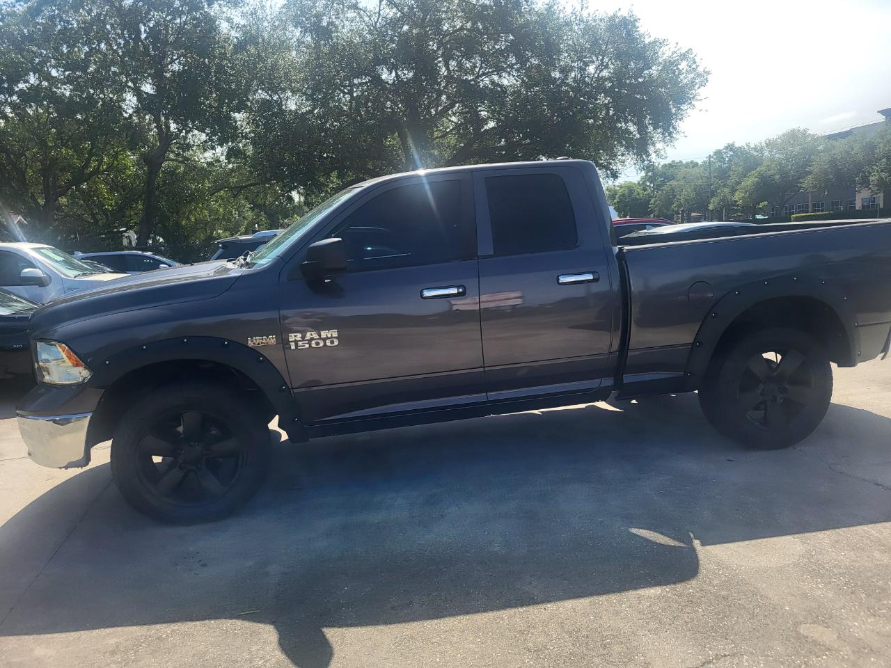 RAM 1500 SLT Quad Cab 2WD 2016