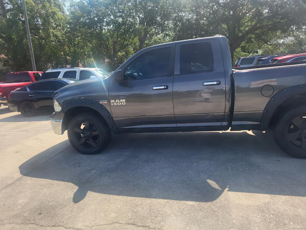 RAM 1500 SLT Quad Cab 2WD 2016