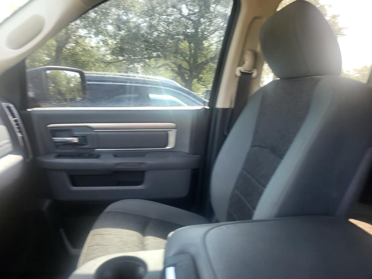 RAM 1500 SLT Quad Cab 2WD 2016