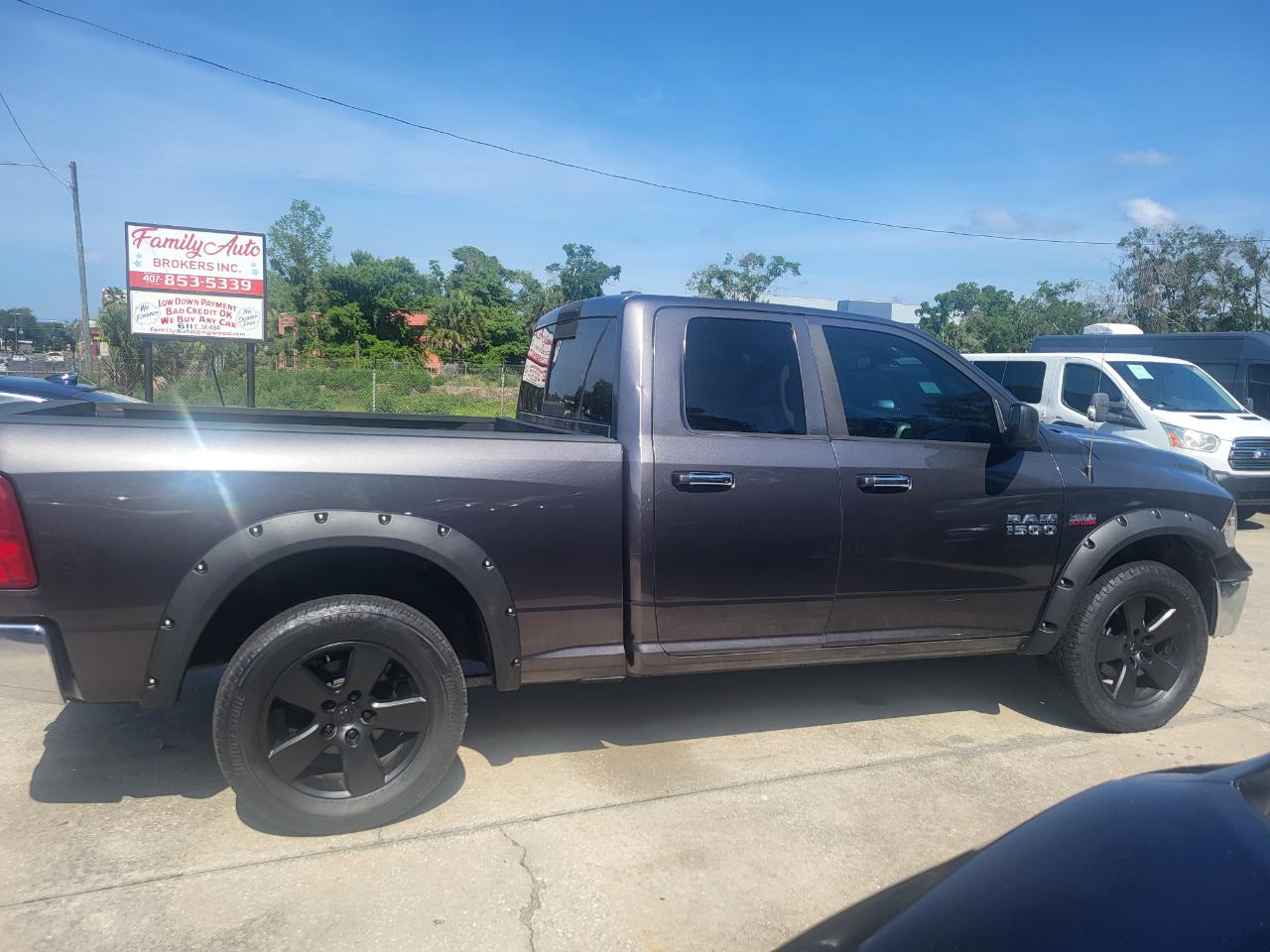 RAM 1500 SLT Quad Cab 2WD 2016