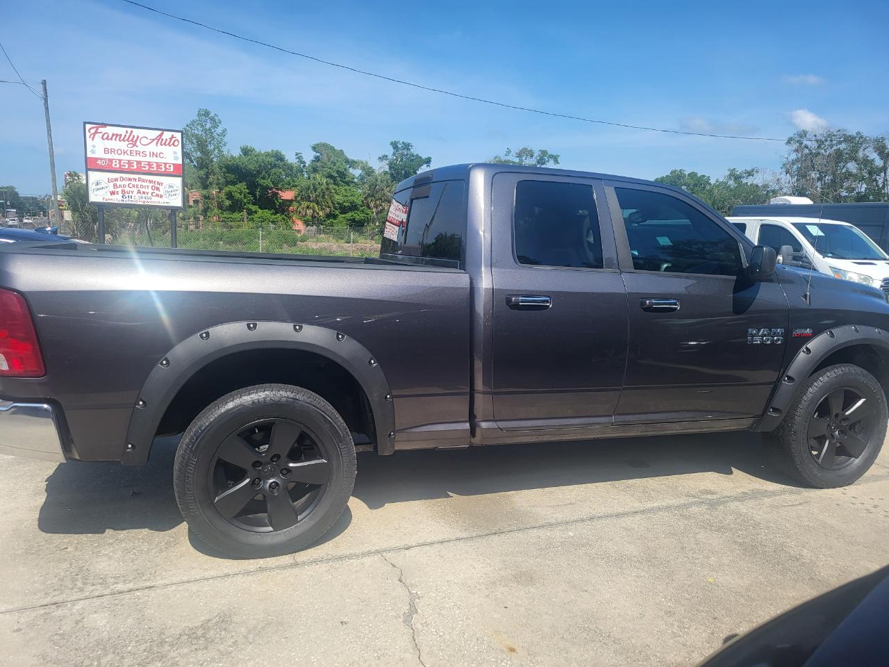 RAM 1500 SLT Quad Cab 2WD 2016