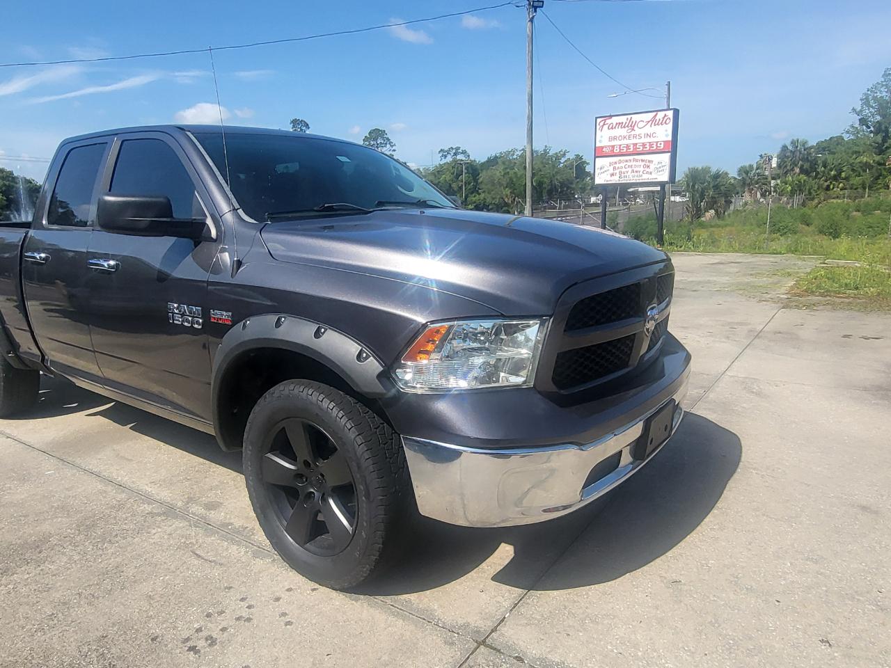 RAM 1500 SLT Quad Cab 2WD 2016