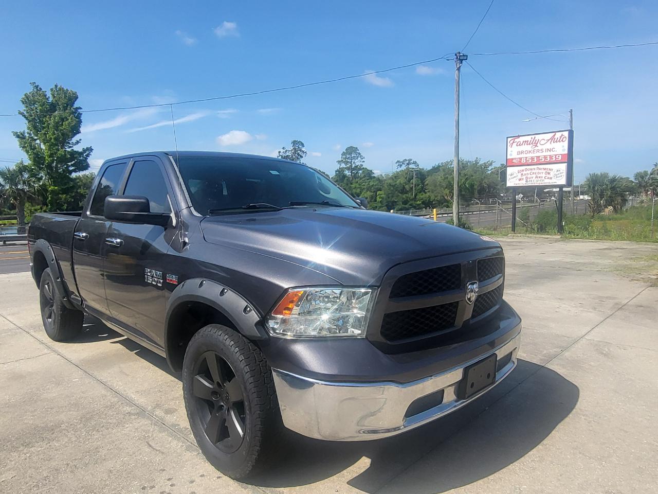 RAM 1500 SLT Quad Cab 2WD 2016