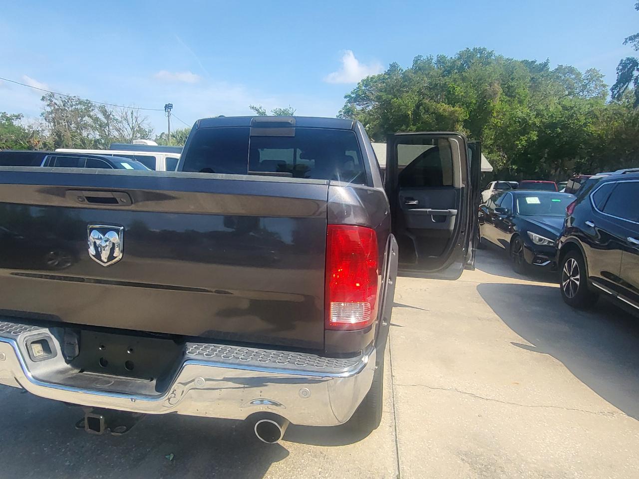 RAM 1500 SLT Quad Cab 2WD 2016