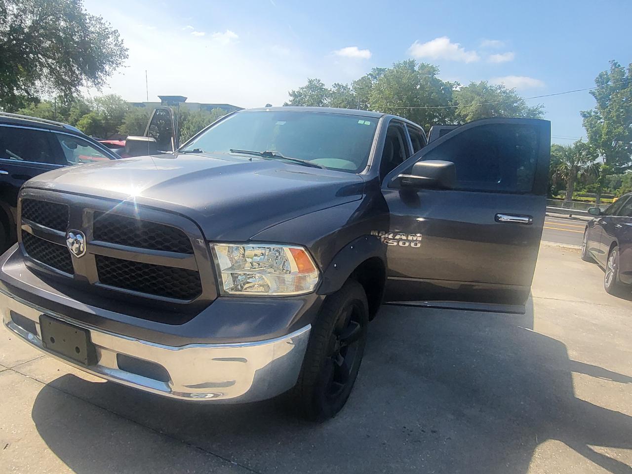 RAM 1500 SLT Quad Cab 2WD 2016