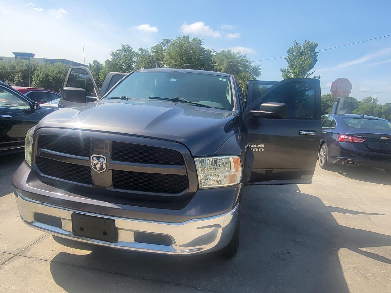 RAM 1500 SLT Quad Cab 2WD 2016