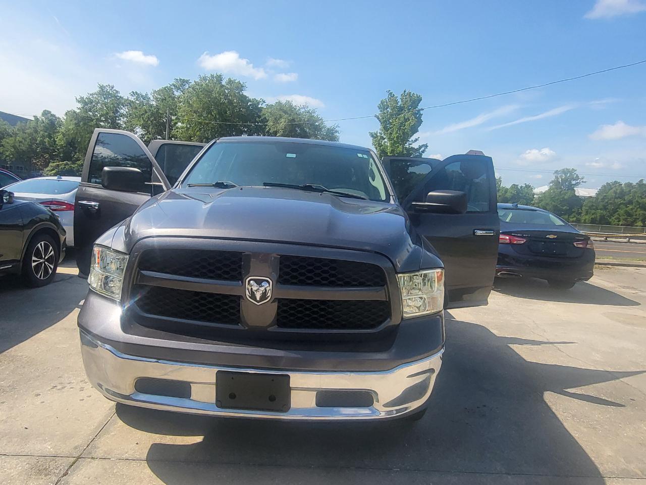 RAM 1500 SLT Quad Cab 2WD 2016