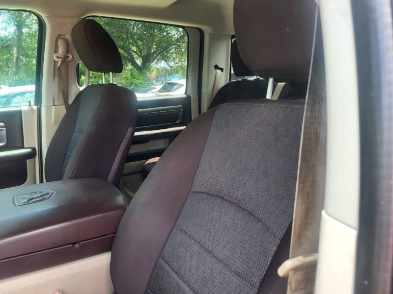 RAM 1500 SLT Crew Cab SWB 2WD 2016