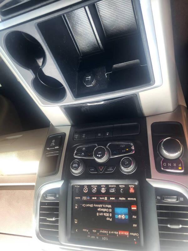 RAM 1500 SLT Crew Cab SWB 2WD 2016