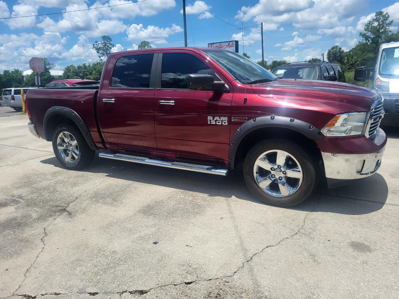 RAM 1500 SLT Crew Cab SWB 2WD 2016
