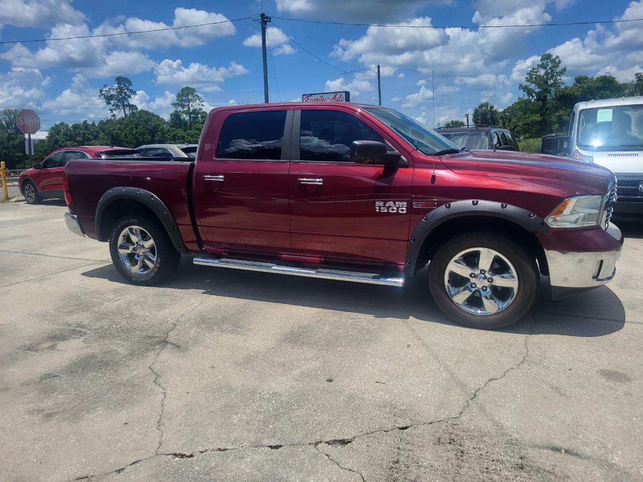 RAM 1500 SLT Crew Cab SWB 2WD 2016