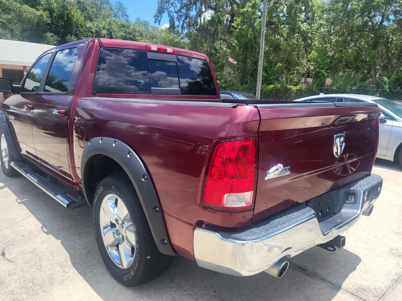 RAM 1500 SLT Crew Cab SWB 2WD 2016