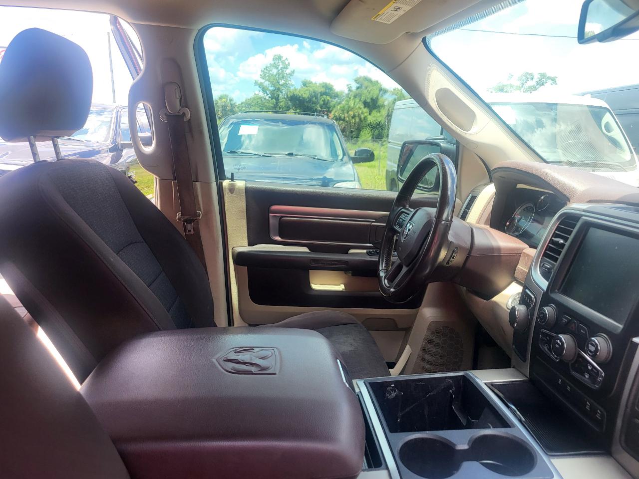 RAM 1500 SLT Crew Cab SWB 2WD 2016