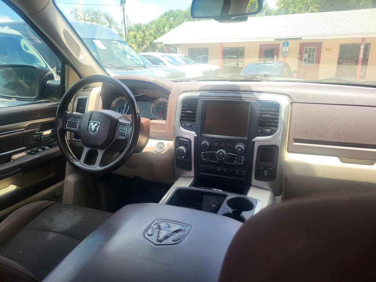 RAM 1500 SLT Crew Cab SWB 2WD 2016
