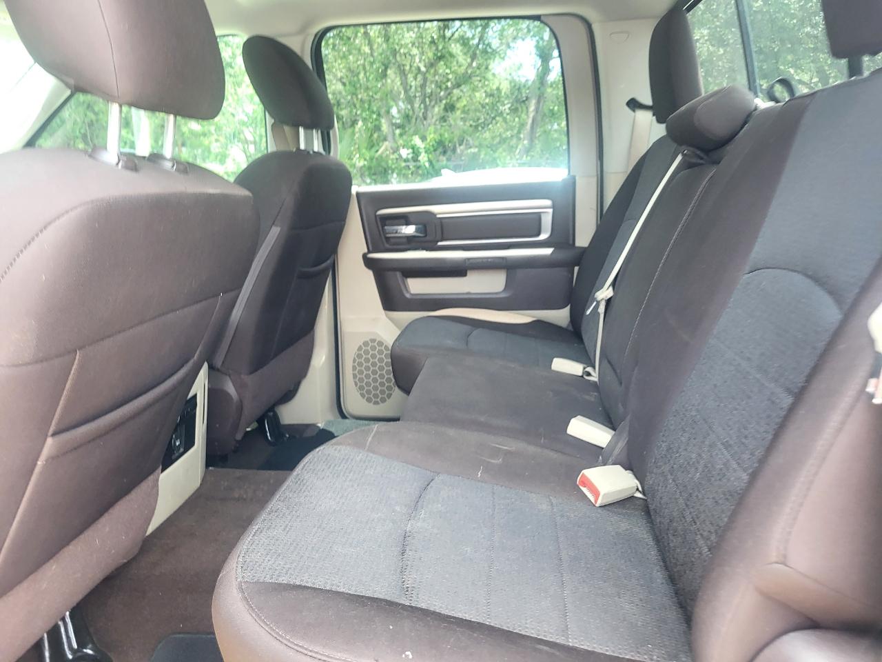 RAM 1500 SLT Crew Cab SWB 2WD 2016