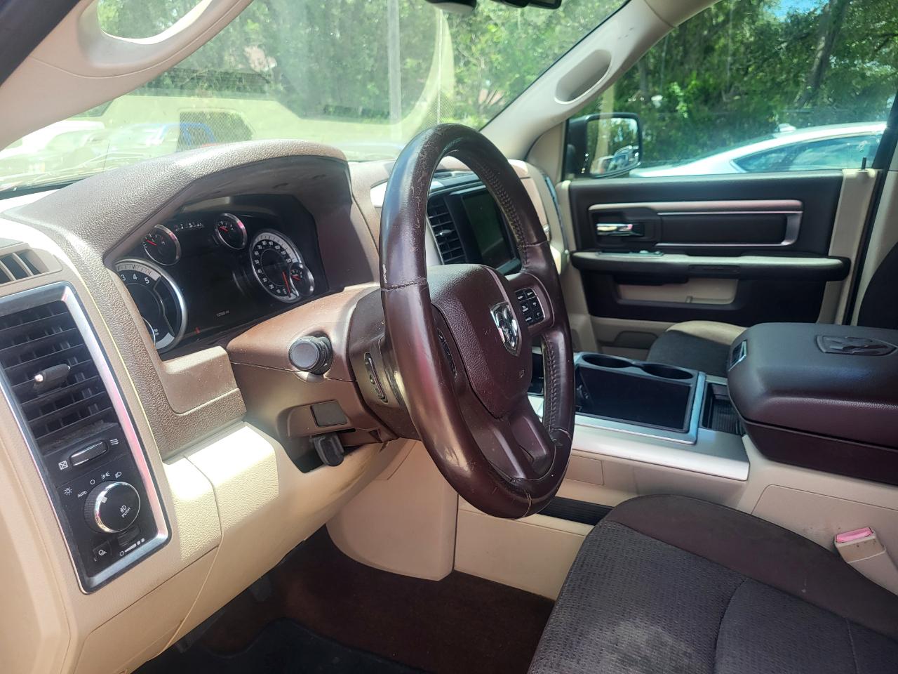 RAM 1500 SLT Crew Cab SWB 2WD 2016