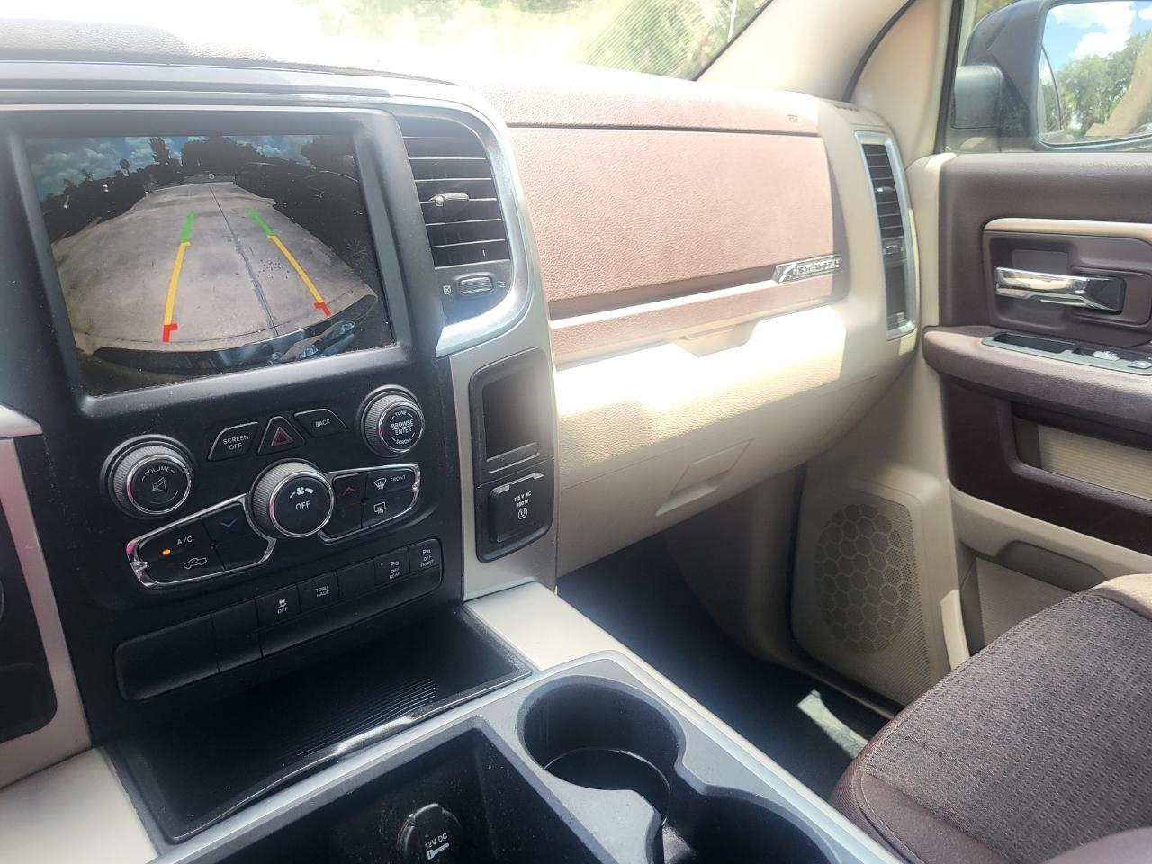 RAM 1500 SLT Crew Cab SWB 2WD 2016