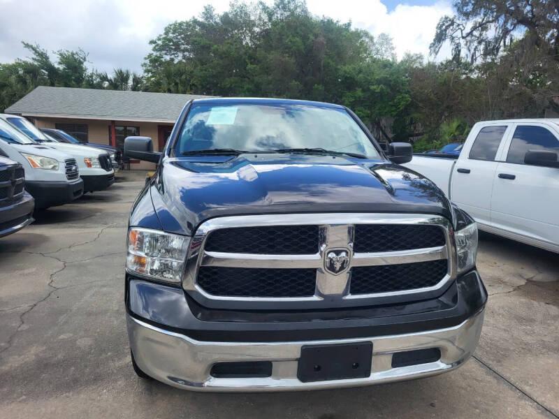RAM 1500 SLT Quad Cab 4WD 2017