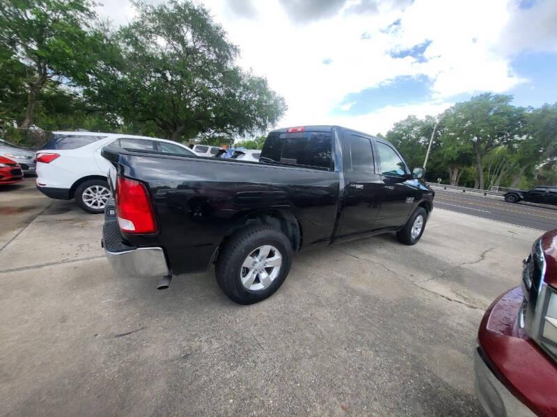 RAM 1500 SLT Quad Cab 4WD 2017