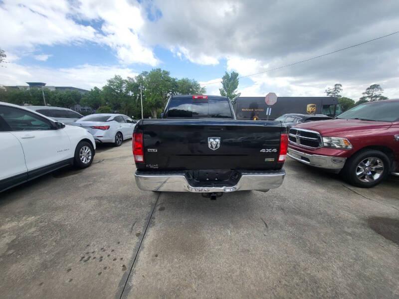 RAM 1500 SLT Quad Cab 4WD 2017