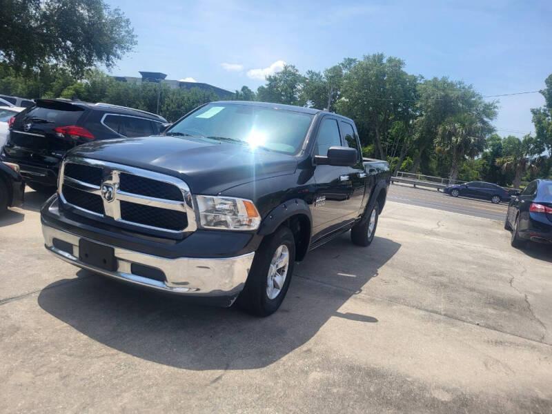 RAM 1500 SLT Quad Cab 4WD 2017