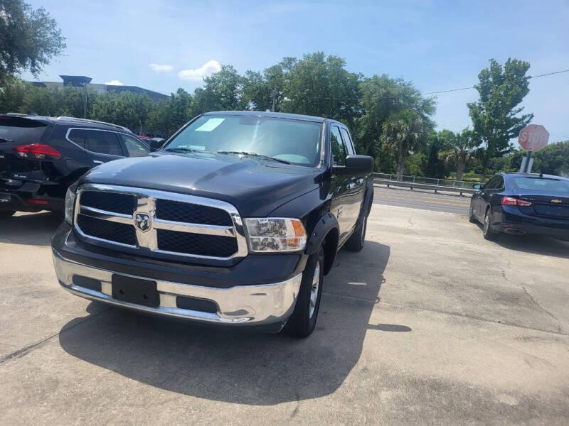 RAM 1500 SLT Quad Cab 4WD 2017