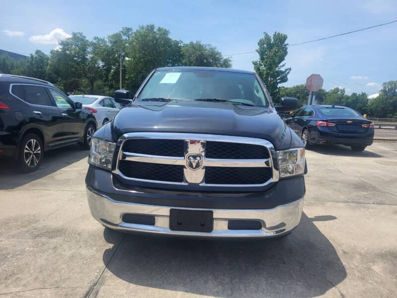 RAM 1500 SLT Quad Cab 4WD 2017