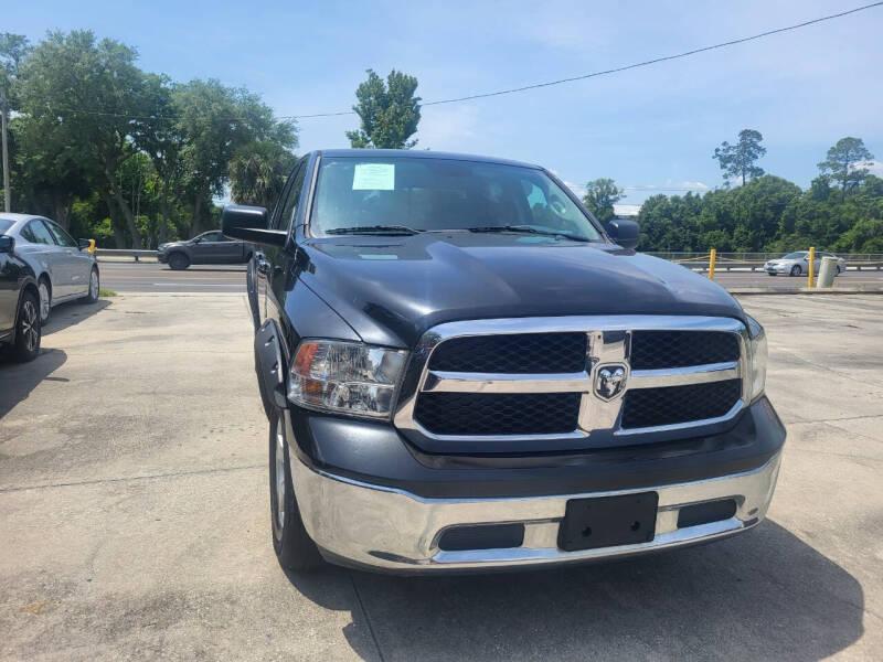 RAM 1500 SLT Quad Cab 4WD 2017