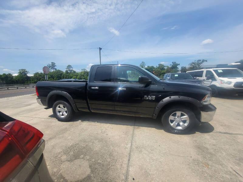RAM 1500 SLT Quad Cab 4WD 2017