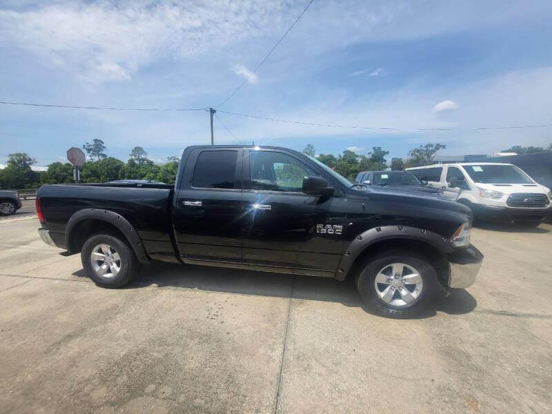 RAM 1500 SLT Quad Cab 4WD 2017