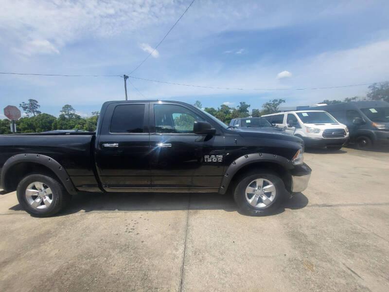 RAM 1500 SLT Quad Cab 4WD 2017