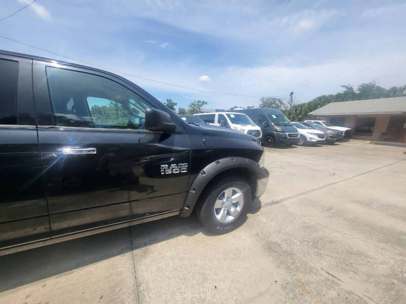 RAM 1500 SLT Quad Cab 4WD 2017