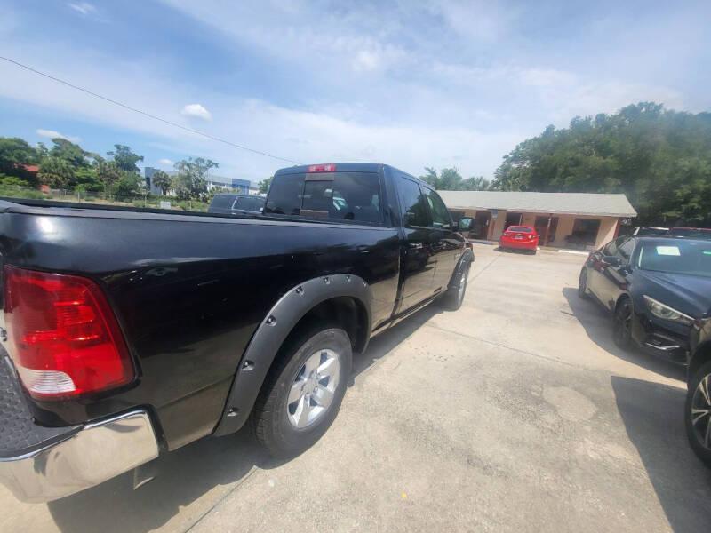 RAM 1500 SLT Quad Cab 4WD 2017