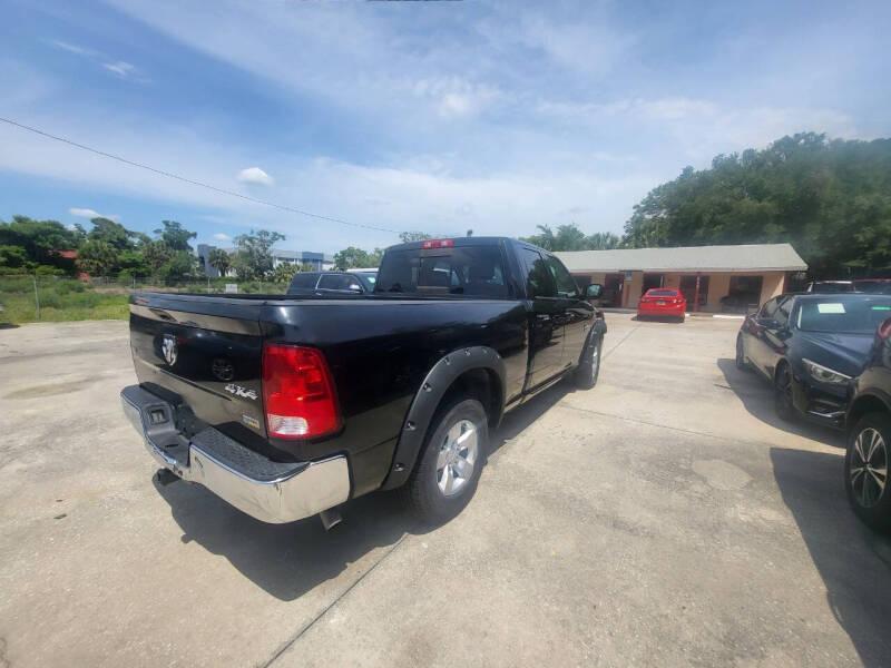 RAM 1500 SLT Quad Cab 4WD 2017