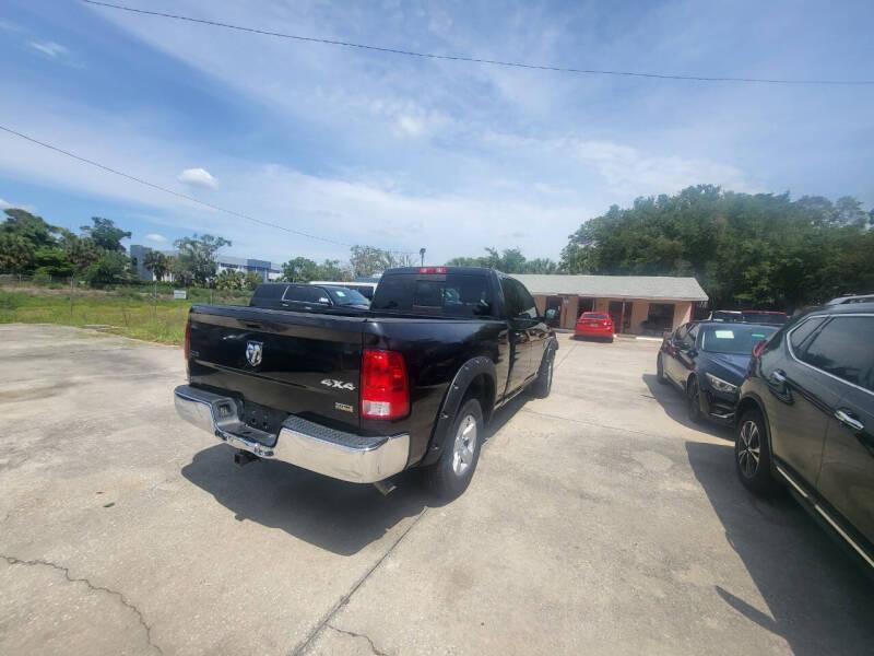 RAM 1500 SLT Quad Cab 4WD 2017