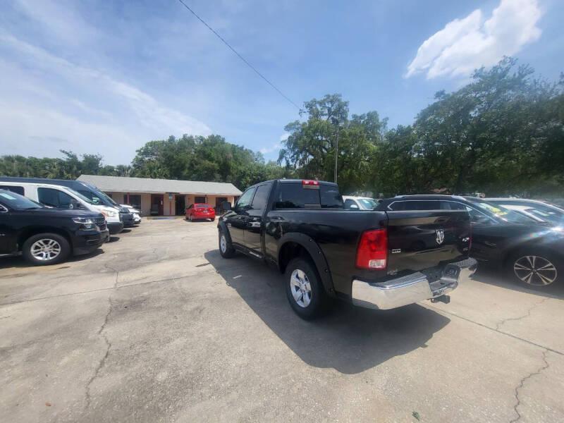 RAM 1500 SLT Quad Cab 4WD 2017