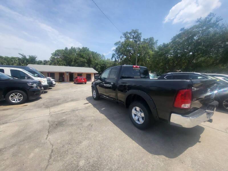 RAM 1500 SLT Quad Cab 4WD 2017