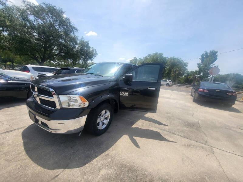 RAM 1500 SLT Quad Cab 4WD 2017