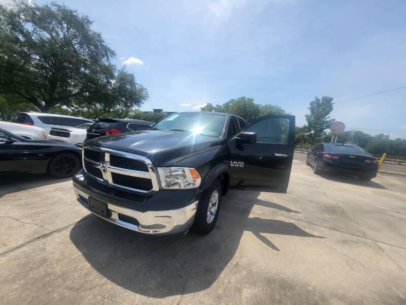 RAM 1500 SLT Quad Cab 4WD 2017