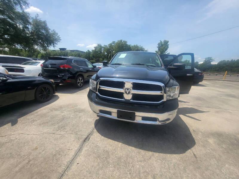 RAM 1500 SLT Quad Cab 4WD 2017