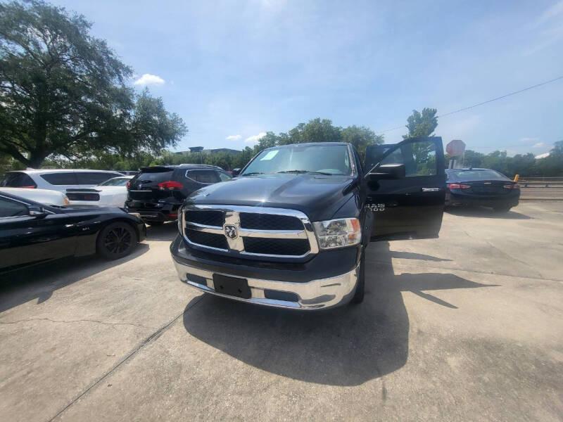 RAM 1500 SLT Quad Cab 4WD 2017