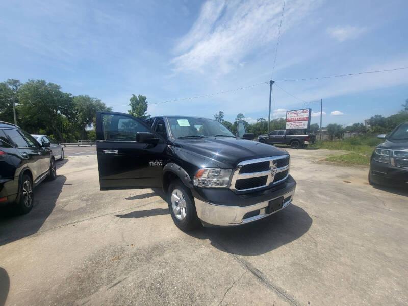 RAM 1500 SLT Quad Cab 4WD 2017